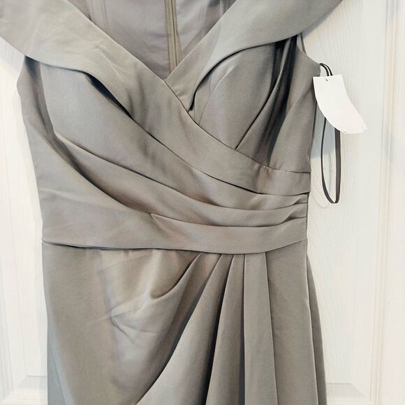 LA FEMME
Ruched Long Jersey Dress - Picture 4 of 8